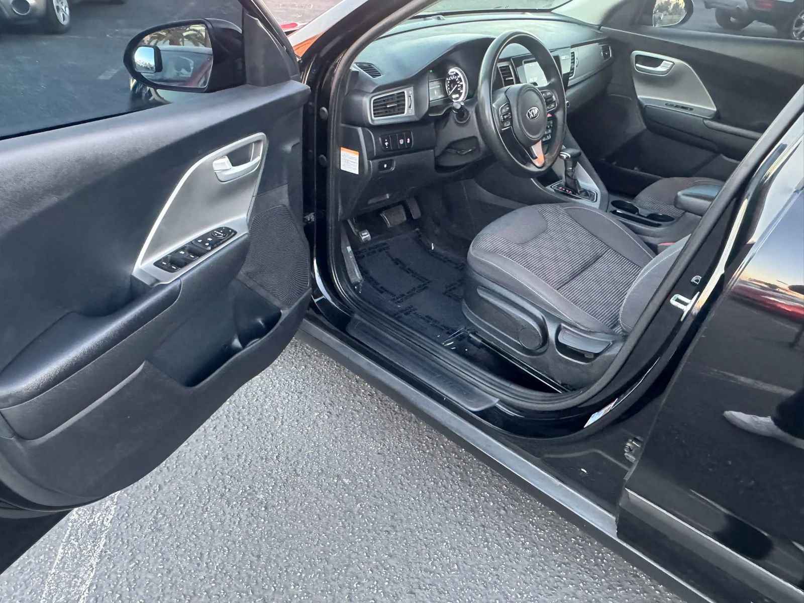 Used 2019 Kia Niro LX image 20