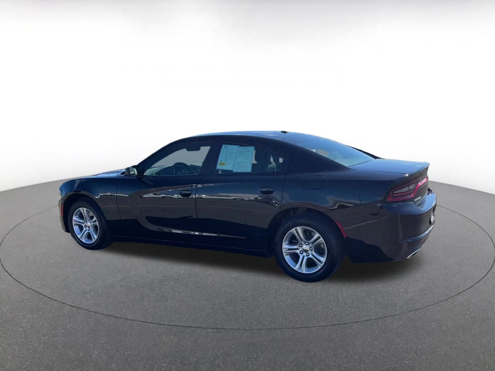 Used 2022 Dodge Charger SXT image 10