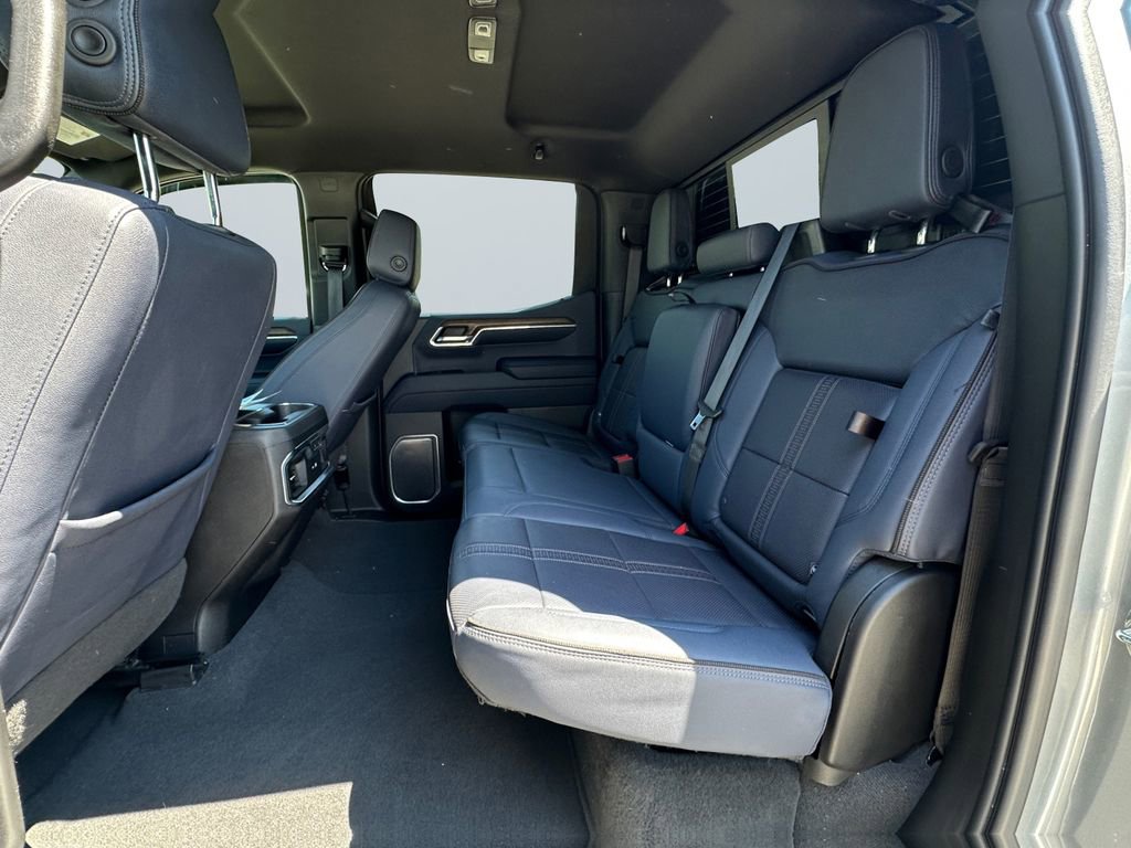 Used 2023 Chevrolet Silverado 1500 High Country w/ Technology Package AWD/4WD image 13
