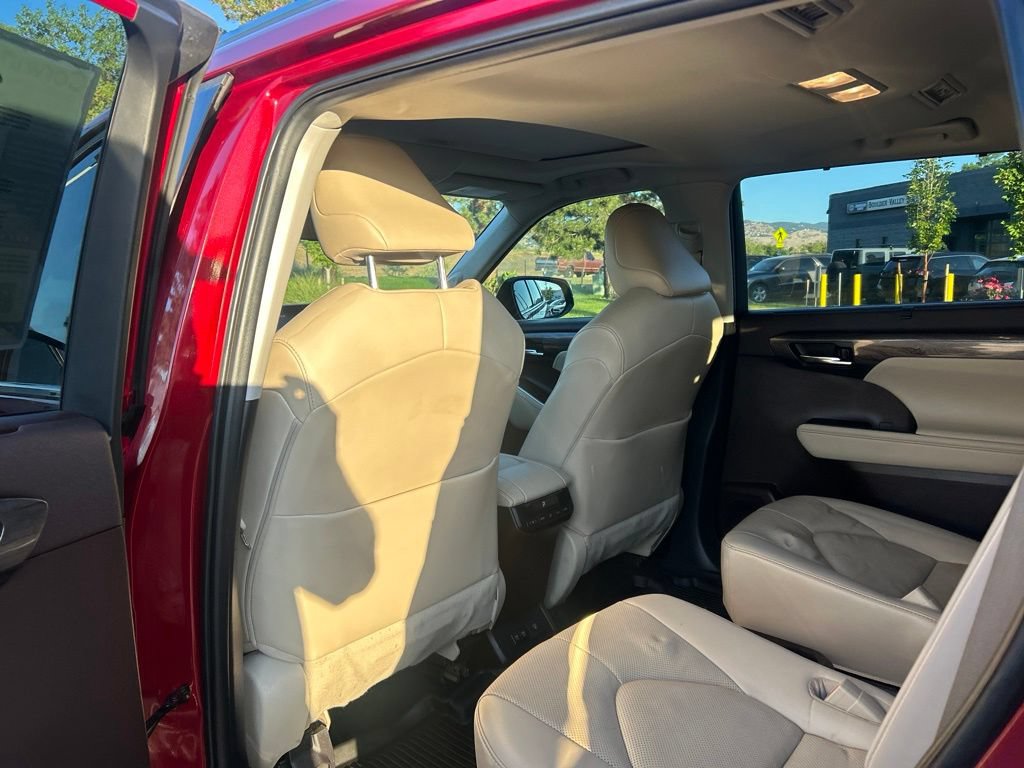 Used 2020 Toyota Highlander Limited AWD/4WD image 20