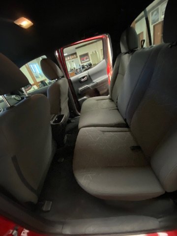 Used 2018 Toyota Tacoma TRD Sport image 21