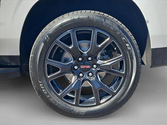 Used 2023 GMC Yukon XL Denali AWD/4WD image 28