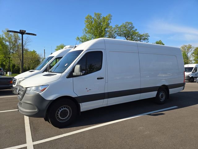 Used 2022 Mercedes-Benz Sprinter 2500 image 4