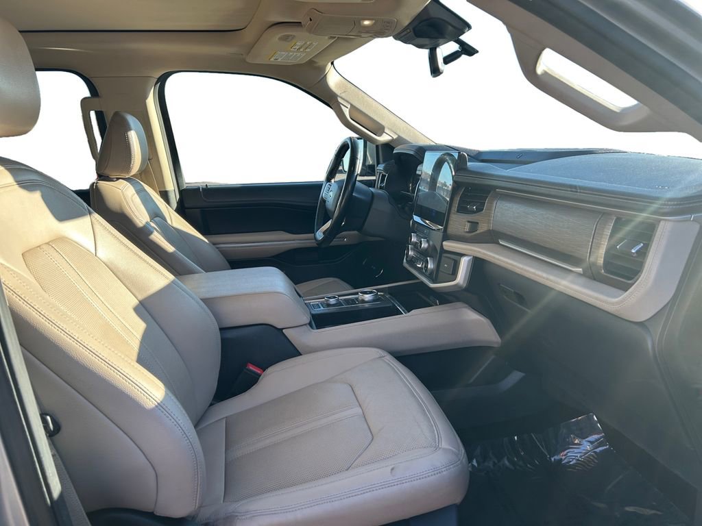 Used 2022 Ford Expedition Max Limited image 15