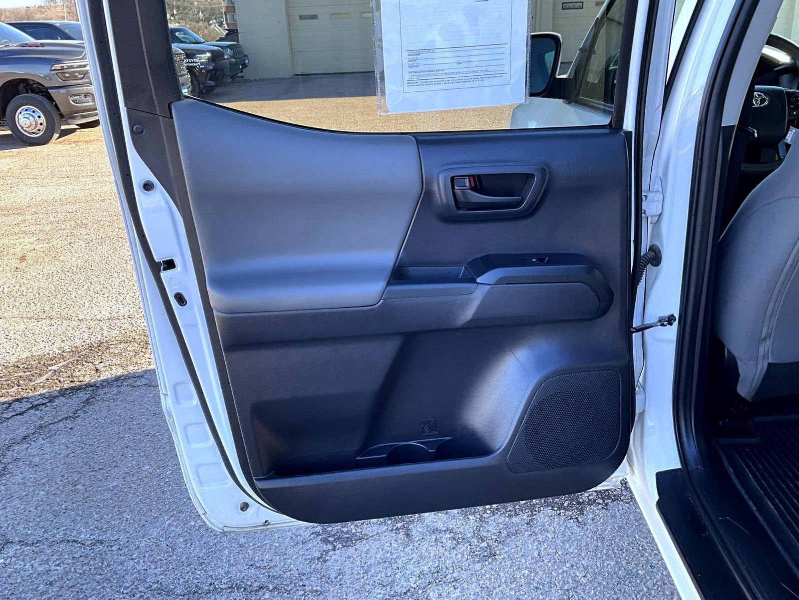 Used 2023 Toyota Tacoma SR AWD/4WD image 21