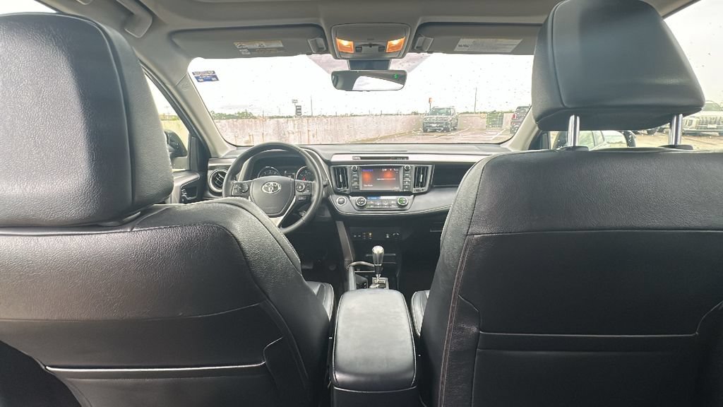 Used 2018 Toyota RAV4 Limited FWD image 29