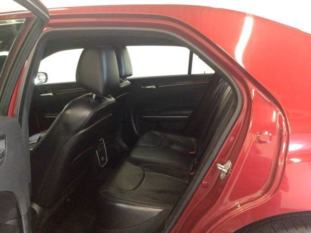 Used 2014 Chrysler 300 AWD w/ Driver Convenience Group image 9