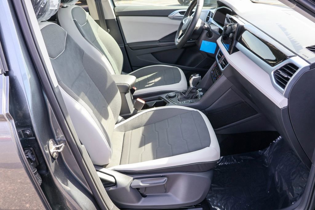 New 2025 Volkswagen Taos SE image 41