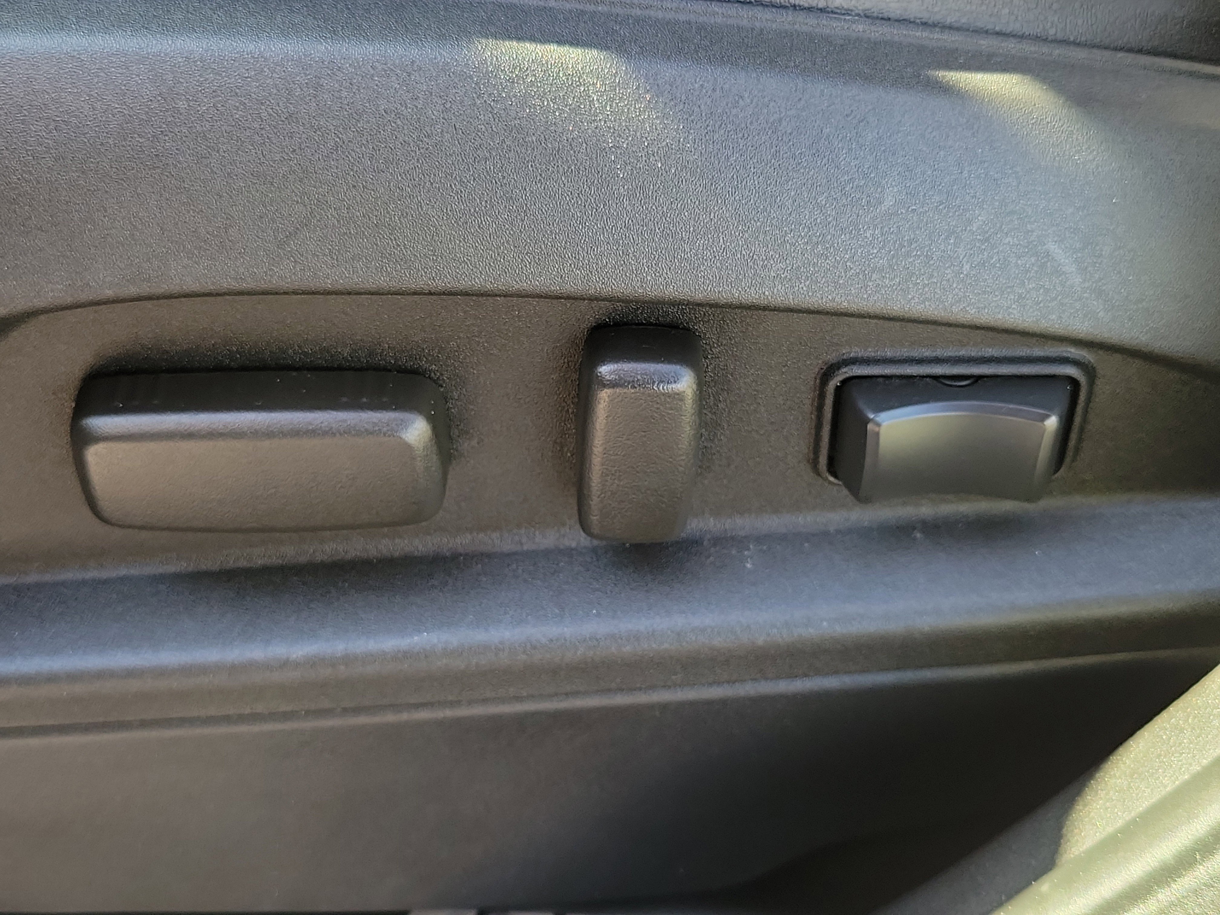 Used 2011 Chevrolet Equinox LTZ image 16