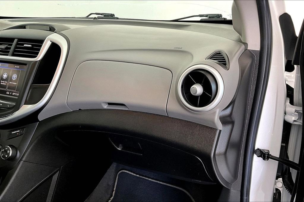Used 2020 Chevrolet Sonic LT image 22