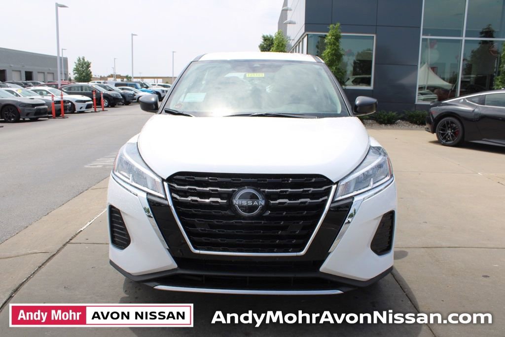 New 2025 Nissan Kicks Play S image 2
