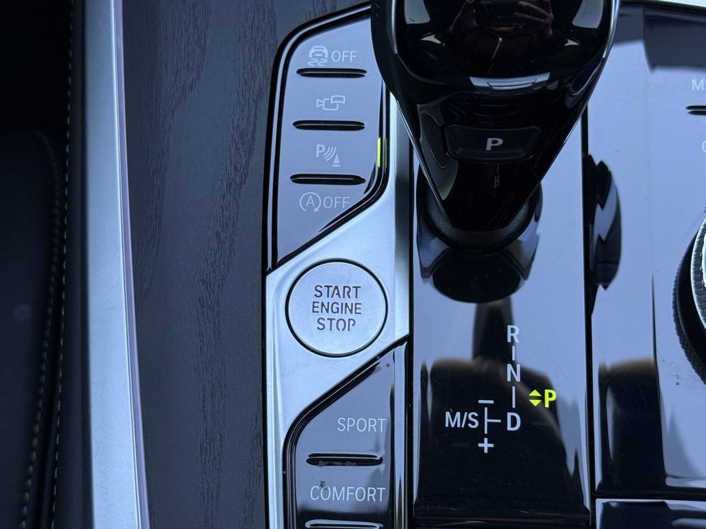 Used 2022 BMW X7 M50i image 29