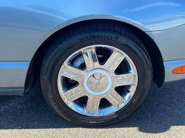 Used 2005 Ford Thunderbird image 15
