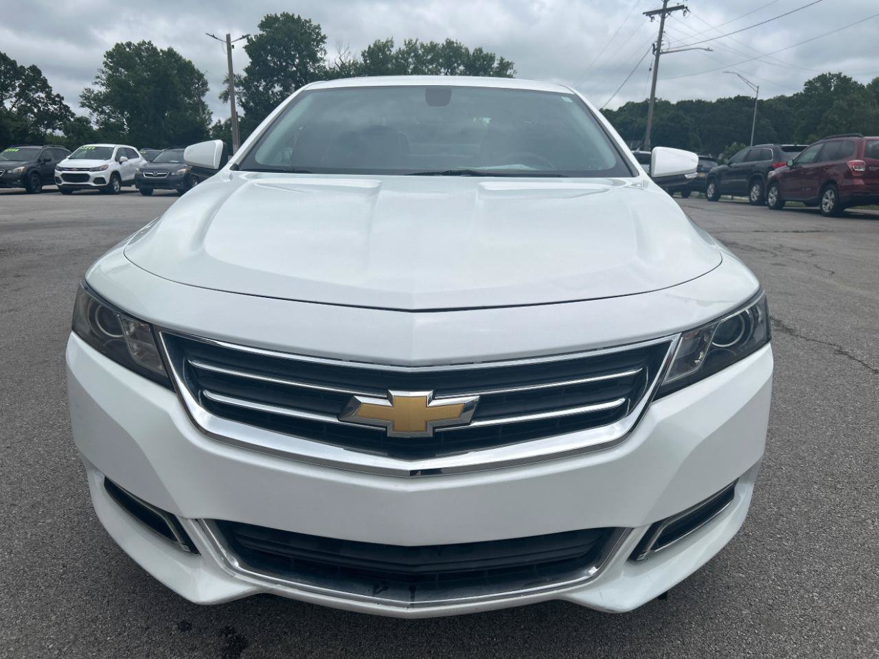 Used 2019 Chevrolet Impala LT FWD image 2