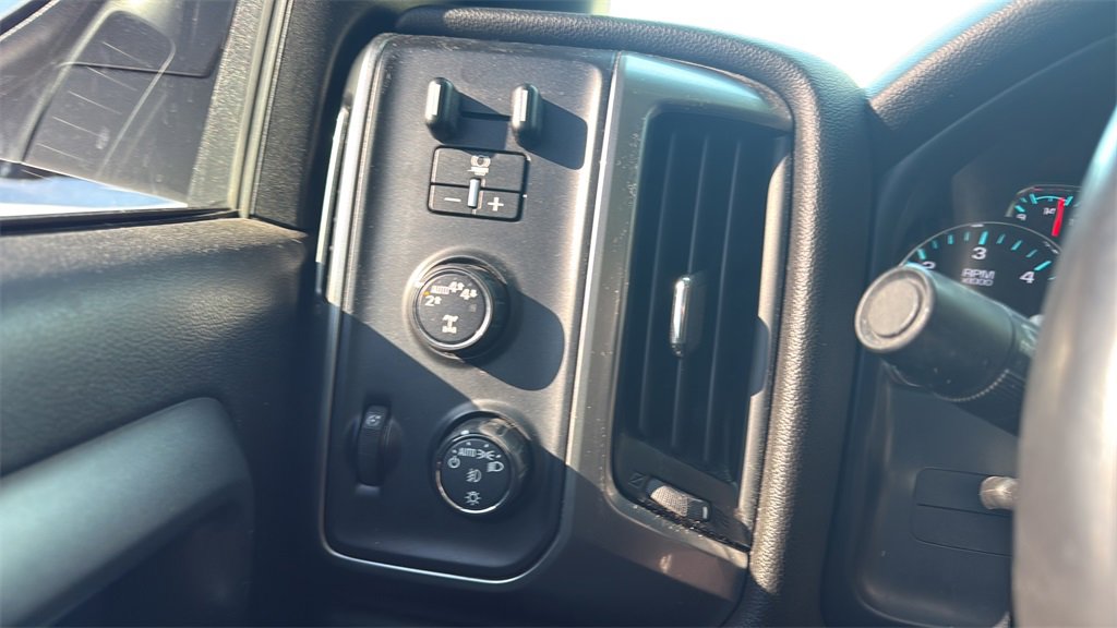 Used 2018 Chevrolet Silverado 1500 LT w/ All Star Edition image 26