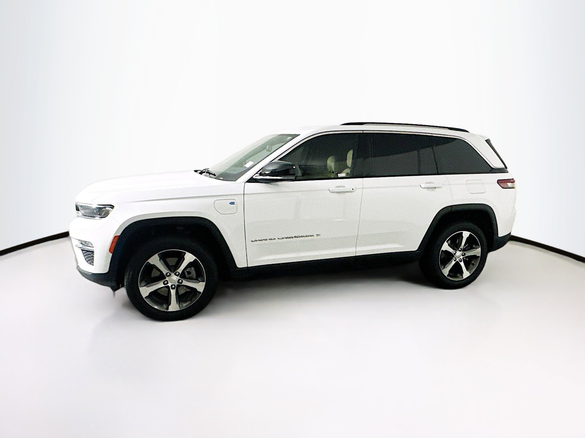 Used 2022 Jeep Grand Cherokee Limited 4xe image 4