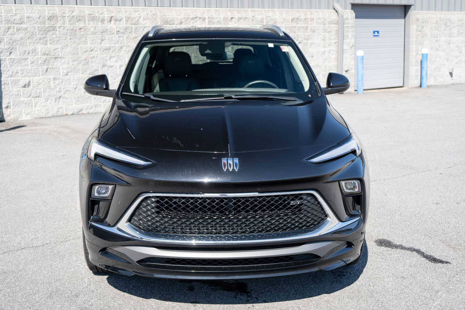 Used 2024 Buick Encore GX Sport Touring w/ Comfort Package FWD image 2