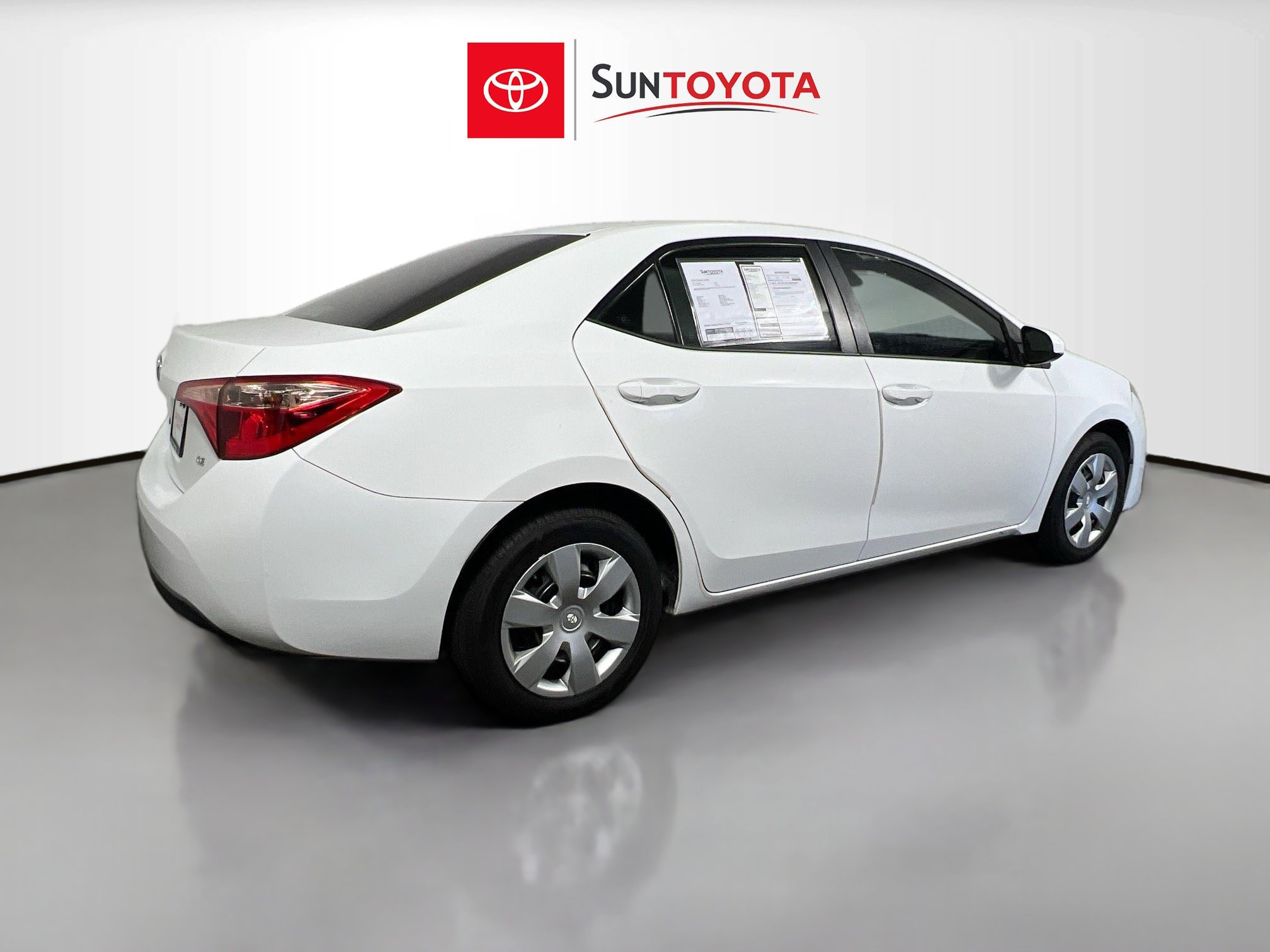 Used 2018 Toyota Corolla LE image 4