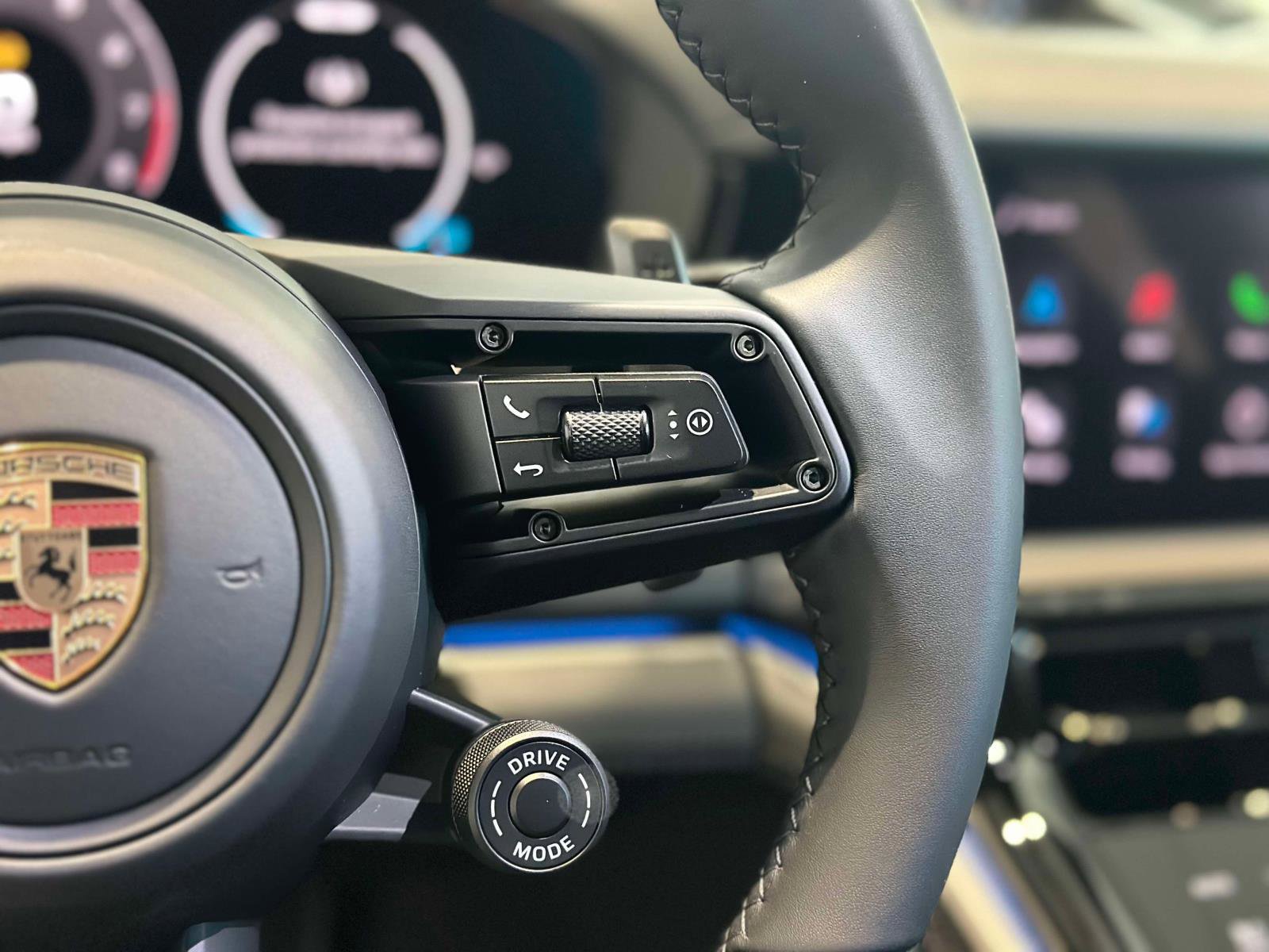 New 2025 Porsche Panamera 4 image 27