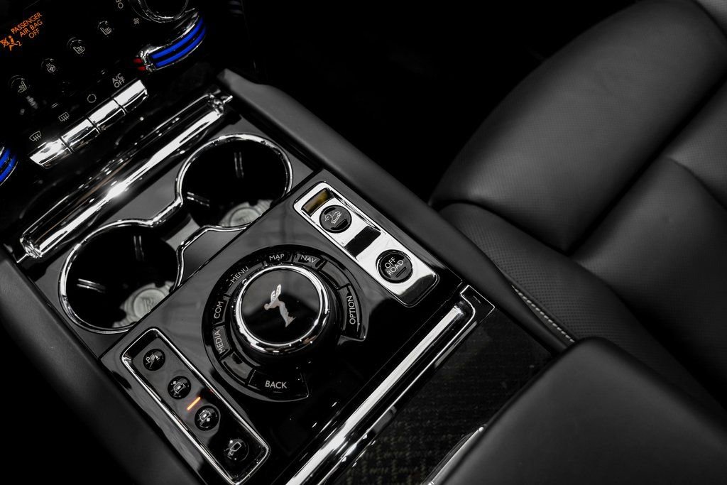 Used 2023 Rolls-Royce Cullinan Black Badge w/ Driver's Package image 23