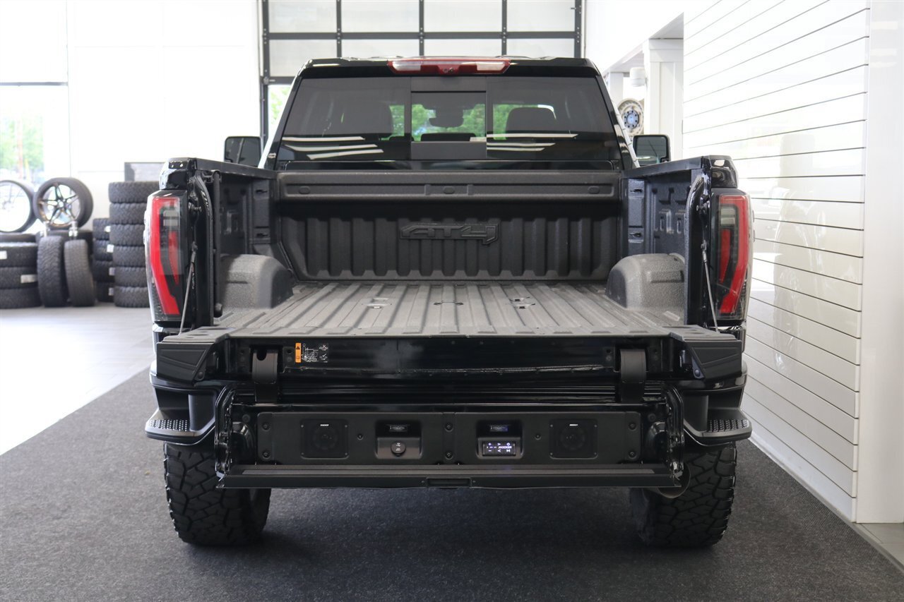 Used 2024 GMC Sierra 3500 AT4 w/ AT4 Premium Plus Package AWD/4WD image 17
