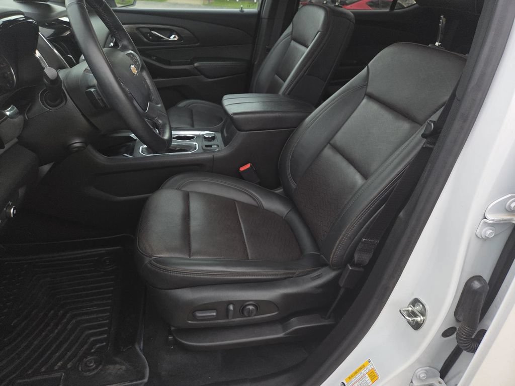Used 2023 Chevrolet Traverse High Country AWD/4WD image 23