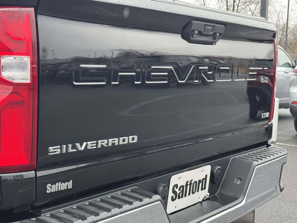 Used 2020 Chevrolet Silverado 2500 LTZ image 11