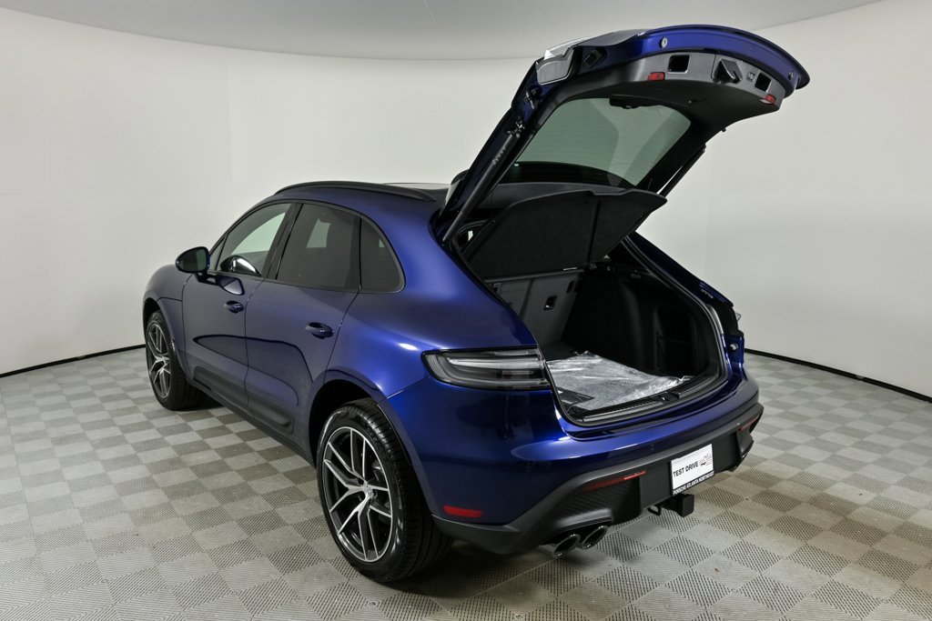 New 2026 Porsche Macan image 33