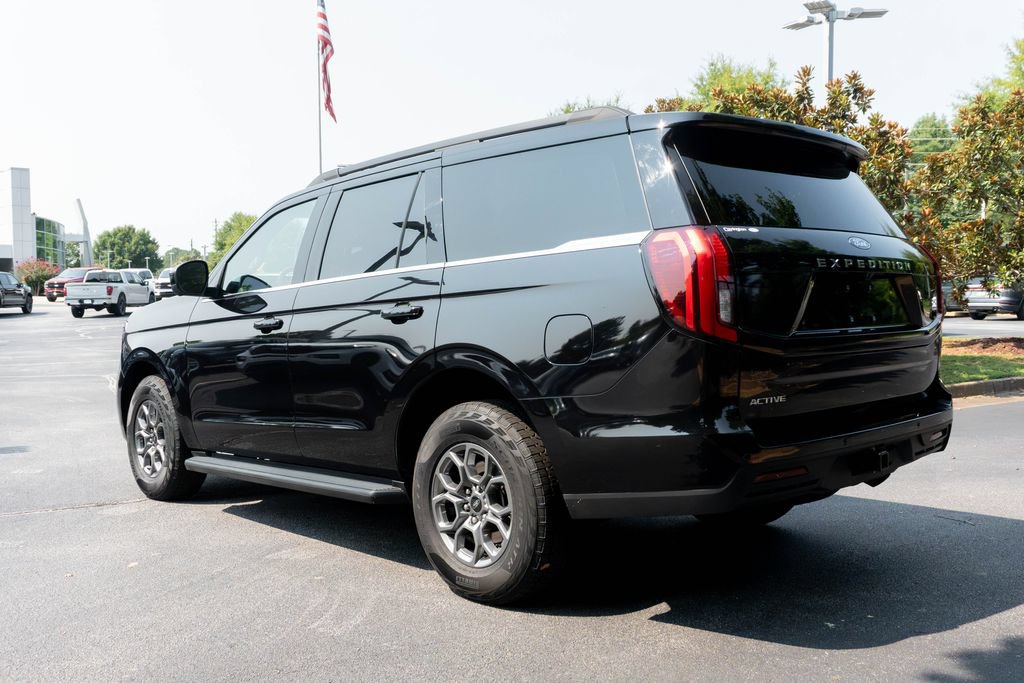 Used 2025 Ford Expedition Active RWD image 8