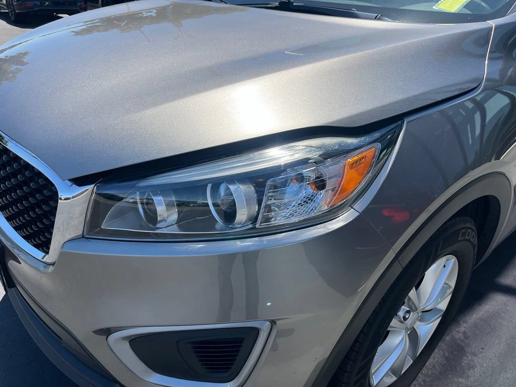 Used 2016 Kia Sorento FWD image 12