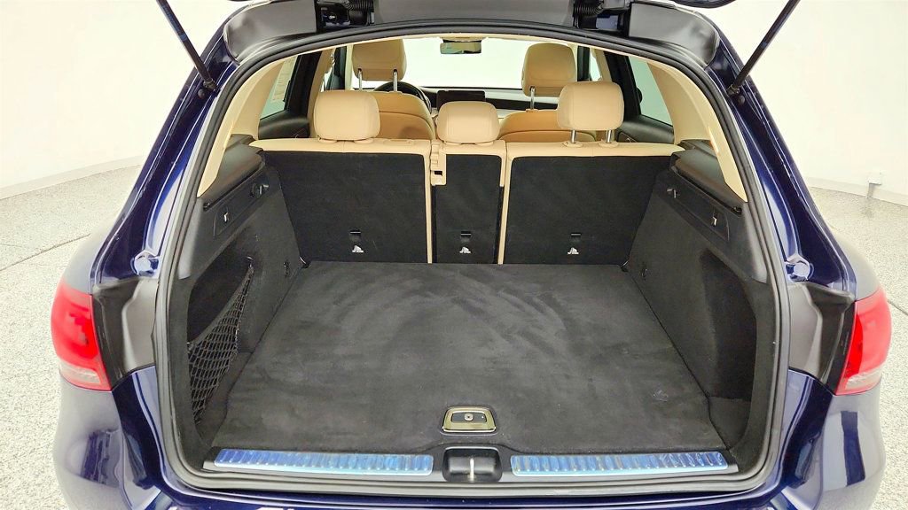 Used 2022 Mercedes-Benz GLC 300 4MATIC w/ Premium Package Lite image 21