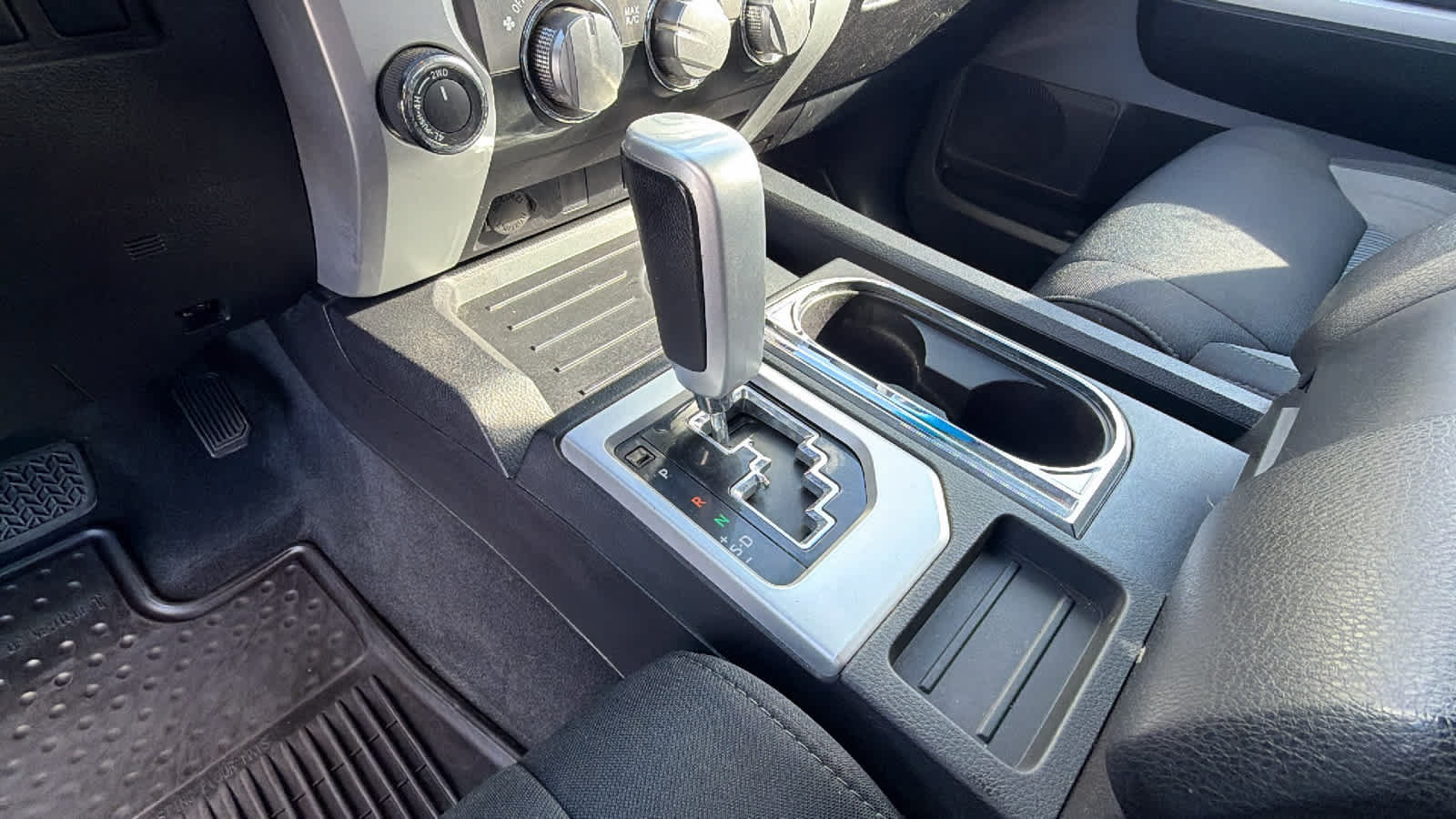 Used 2014 Toyota Tundra SR5 w/ SR5 Upgrade Package AWD/4WD image 13