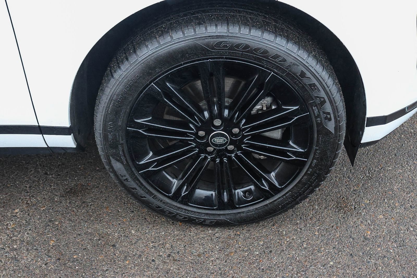 Used 2025 Land Rover Range Rover Evoque S image 14