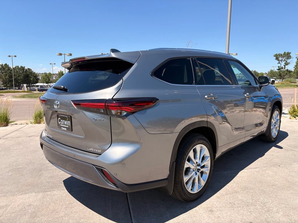 Used 2026 Toyota Highlander Limited AWD/4WD image 8