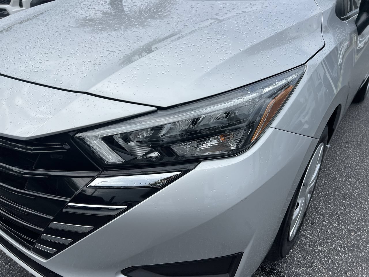 Used 2025 Nissan Versa S FWD image 6