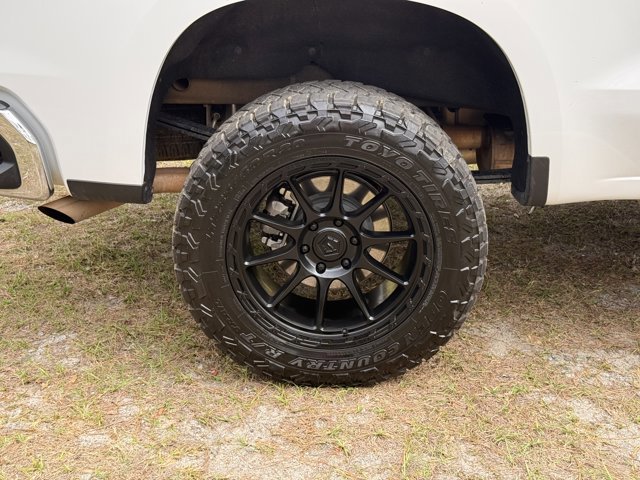 Used 2025 Chevrolet Silverado 1500 W/T w/ WT Value Package image 9