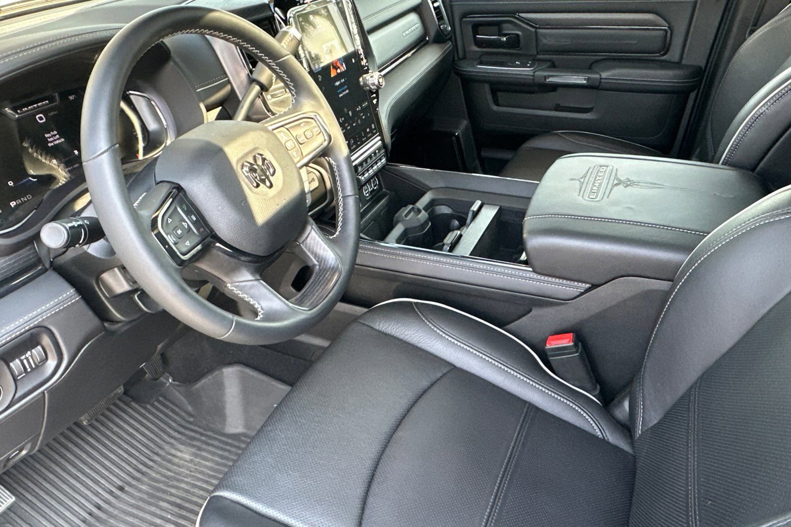 Used 2024 RAM 3500 Limited image 10