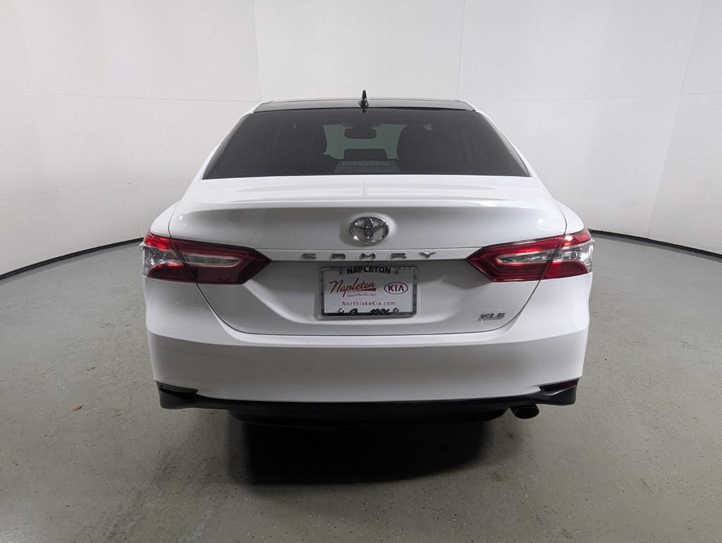 Used 2020 Toyota Camry XLE image 6