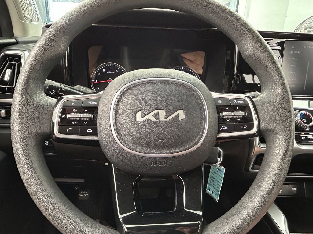 Used 2023 Kia Sorento LX FWD image 27