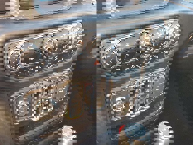 Used 2021 Jeep Wrangler Unlimited Sahara image 24