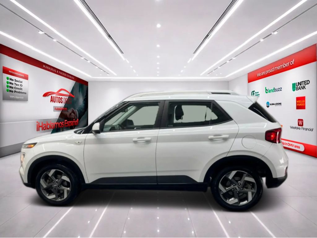 Used 2022 Hyundai Venue SEL FWD image 5