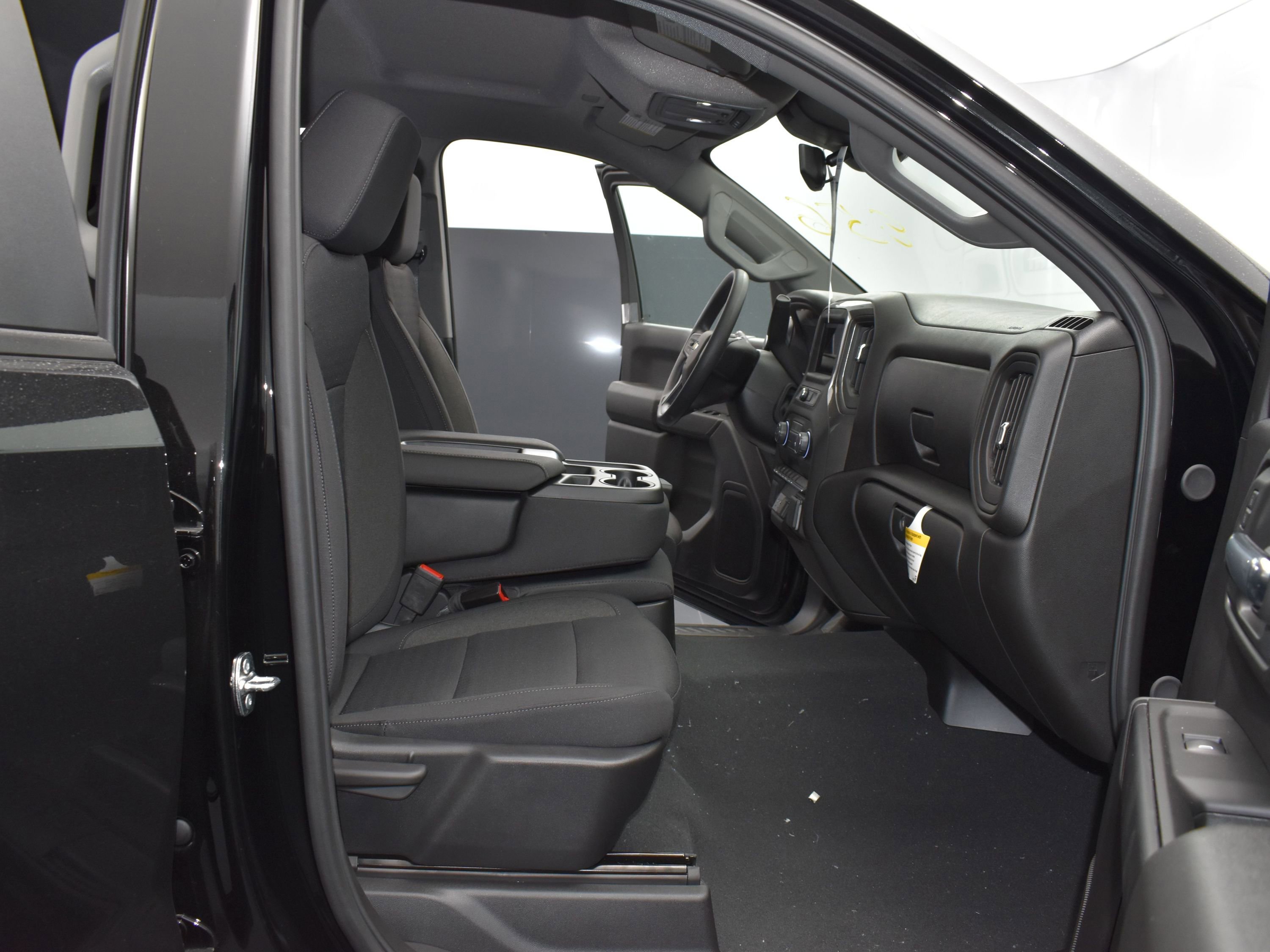 Used 2025 Chevrolet Silverado 1500 Custom w/ Turbomax Blackout Package image 19