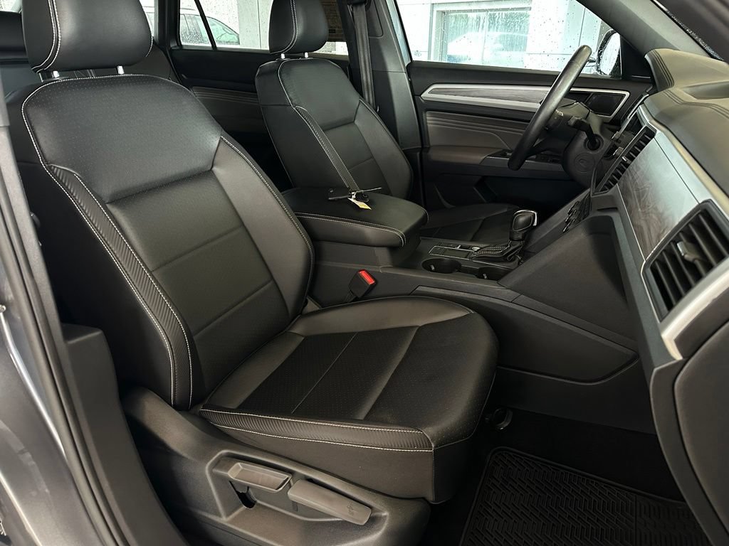 Used 2021 Volkswagen Atlas Cross Sport SE w/ Panoramic Sunroof Package FWD image 18
