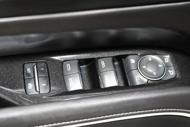 Used 2023 Cadillac Escalade V AWD/4WD image 31