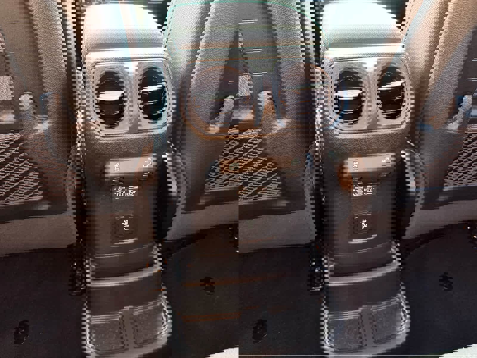 Used 2021 Jeep Wrangler Unlimited Rubicon 4xe w/ Steel Bumper Group image 29