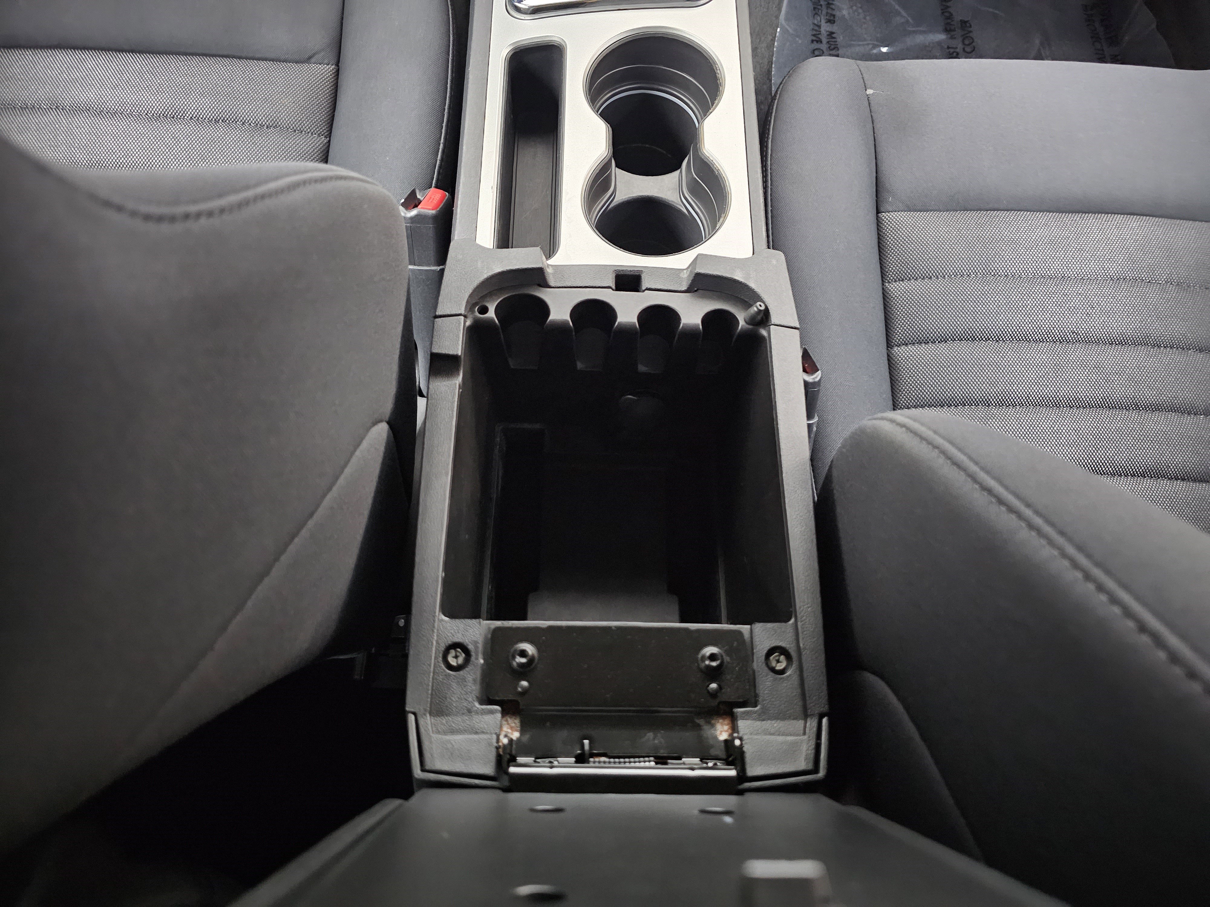 Used 2010 Dodge Challenger SE image 29