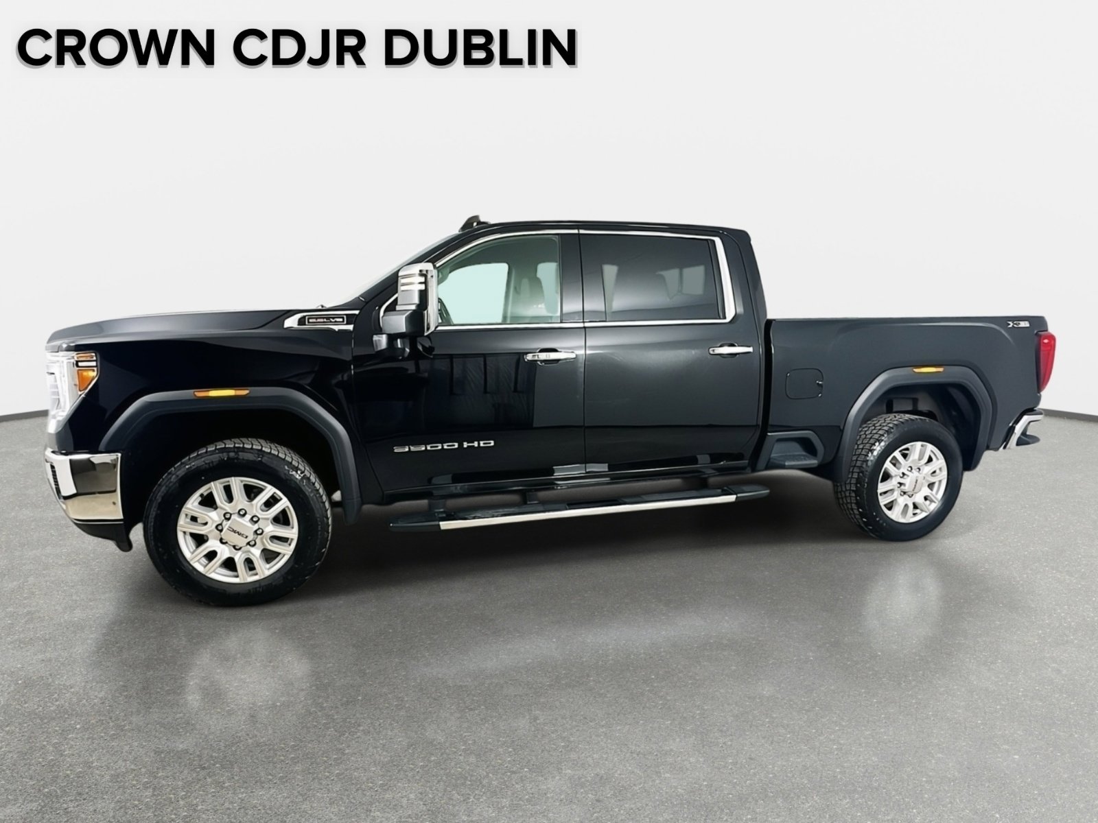 Used 2022 GMC Sierra 3500 SLT w/ SLT Premium Package image 9