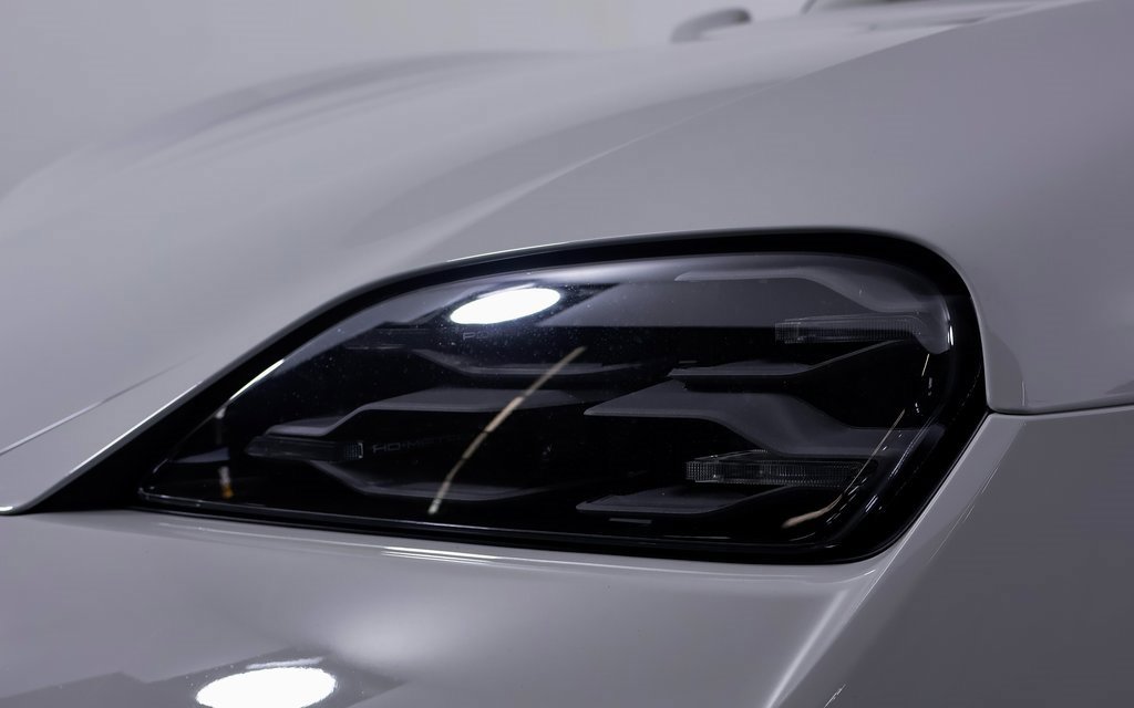 New 2025 Porsche Taycan 4S image 13