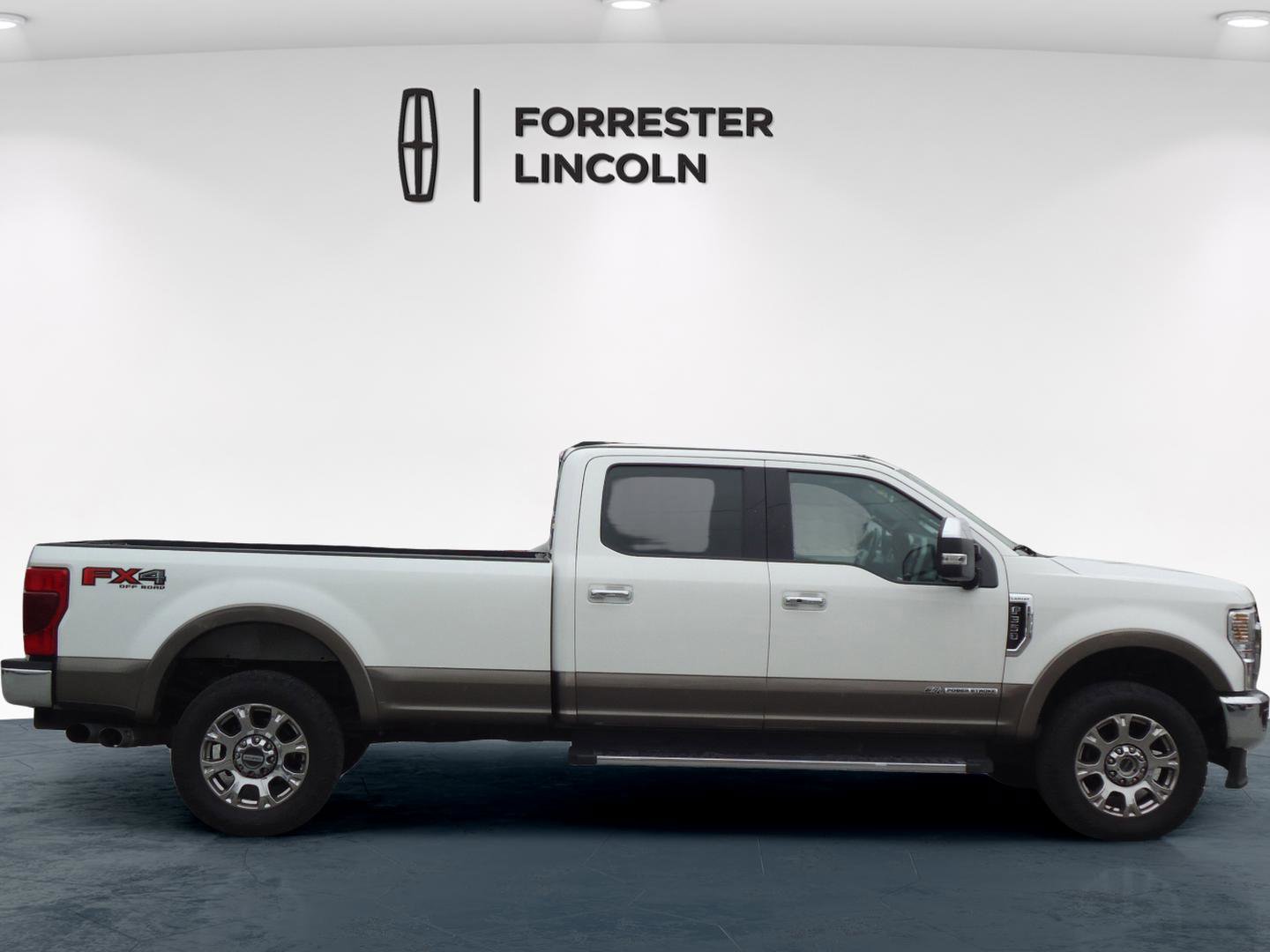 Used 2022 Ford F350 Lariat w/ Lariat Ultimate Package AWD/4WD image 2