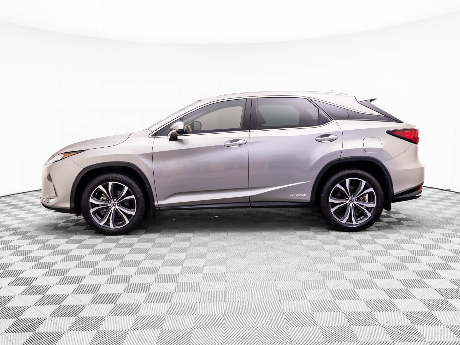 Used 2022 Lexus RX 450h AWD w/ Premium Package image 2